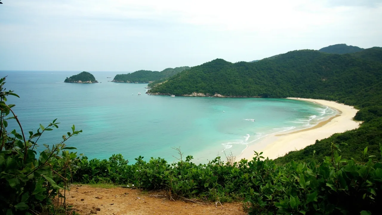 Koh Phangan Quiet Side: Hidden Beaches & Views (2026)