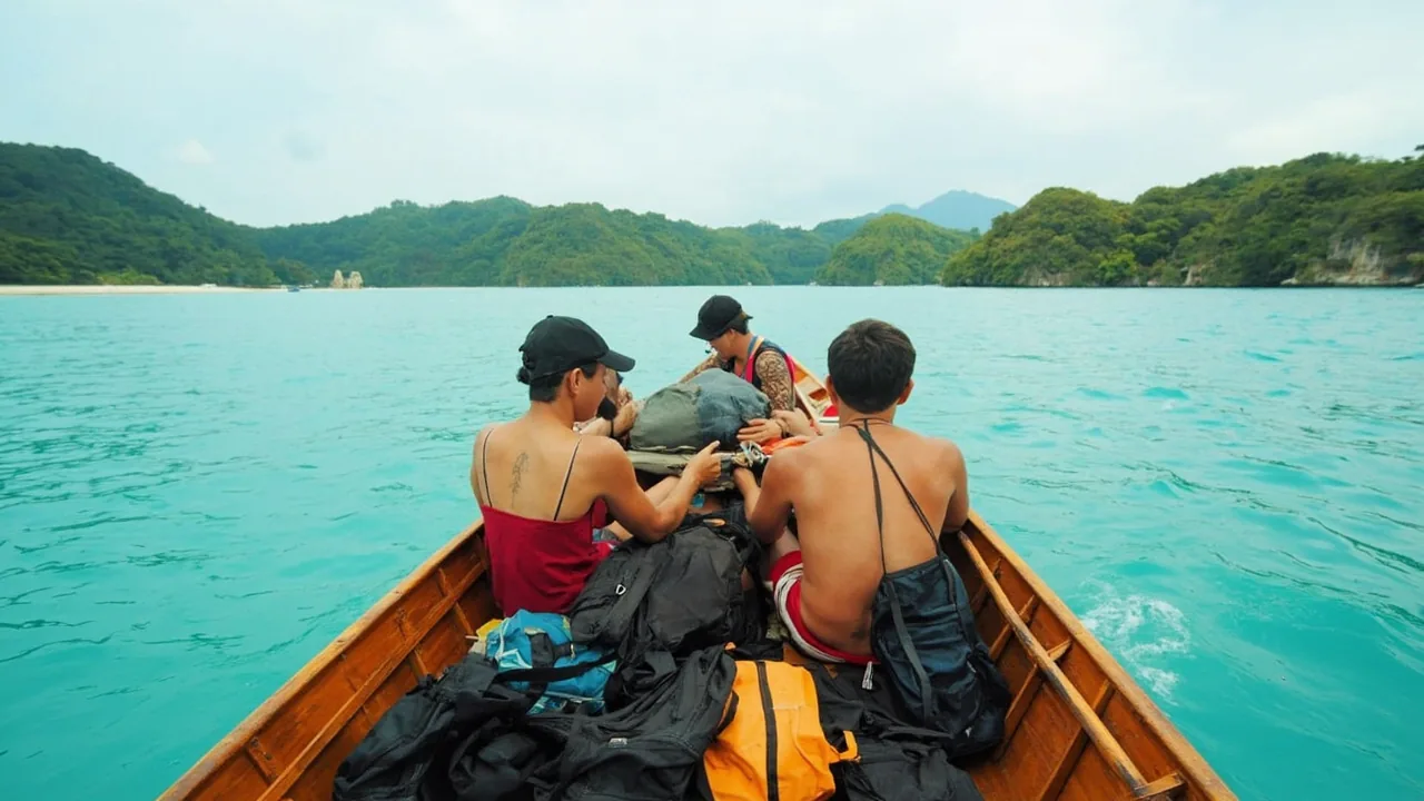 How to Do Island Hopping in Indonesia (2026): 3-Week