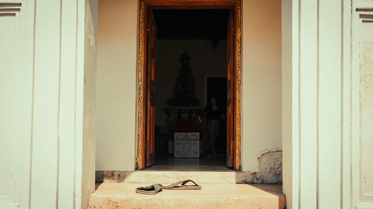 Koh Chang Temple Etiquette: A Backpacker's Guide (2026)
