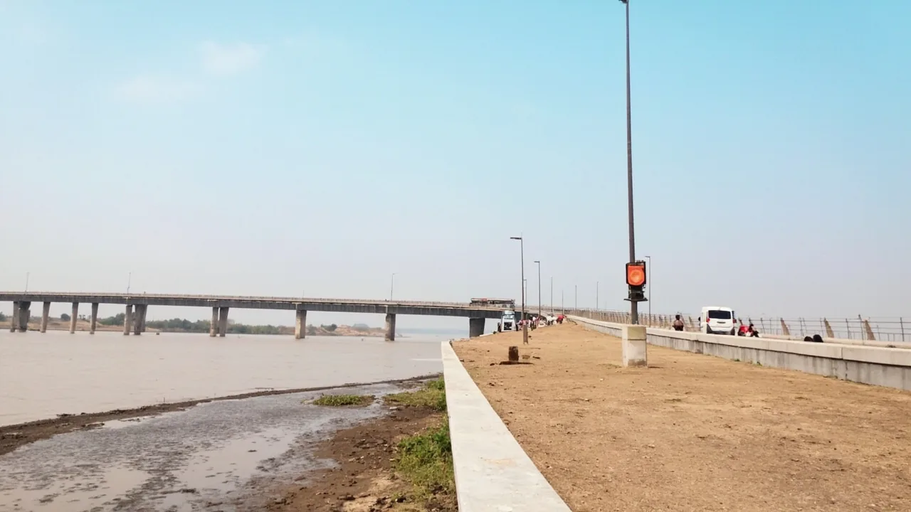 Nong Khai to Vientiane: Friendship Bridge Guide (2026)